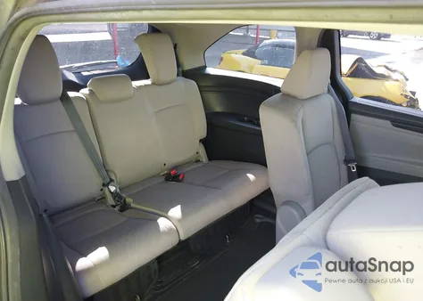 2018 Honda Odyssey Lx z USA, uszkodzony, nr VIN 5FNRL6H28JB016988